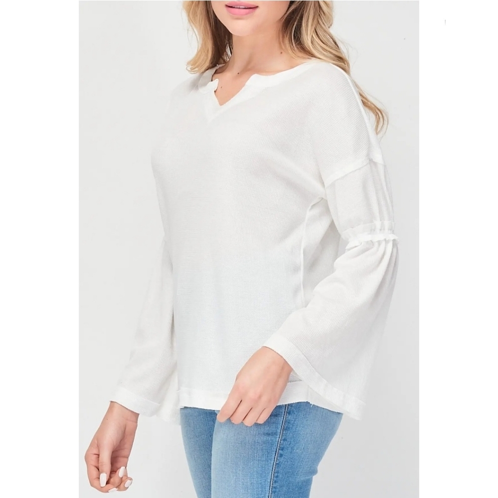 Baea Women's Flare Sleeve Shirt White Size Medium Cute Top Long Sleeves